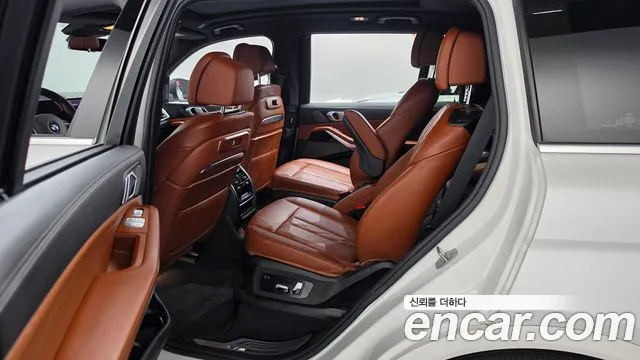 BMW X7 2023 thumb 11