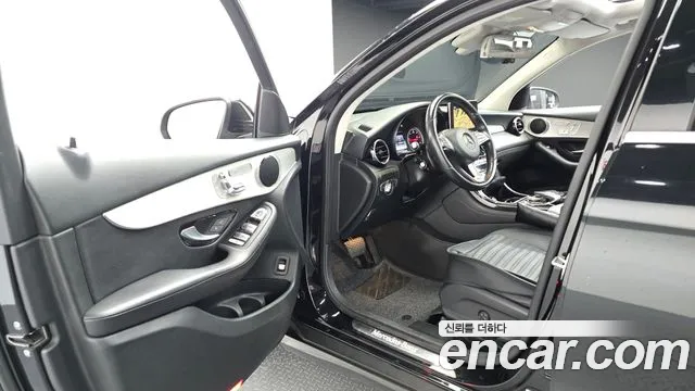 Mercedes-Benz GLC 2016 thumb 10