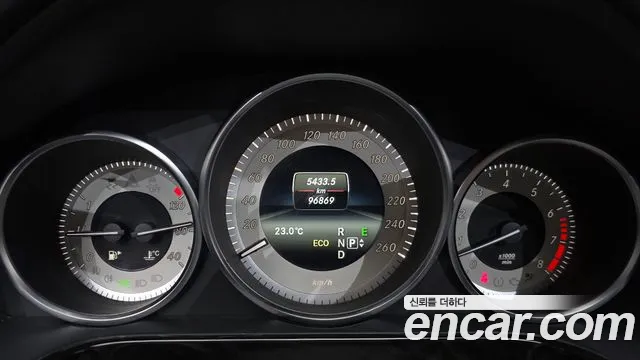 Mercedes-Benz E-Класс 2014 thumb 7