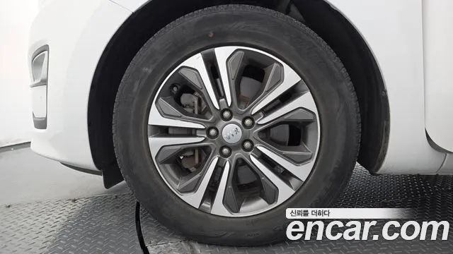 Kia Carnival 2018 thumb 5