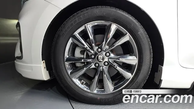 Kia Carnival 2020 thumb 5