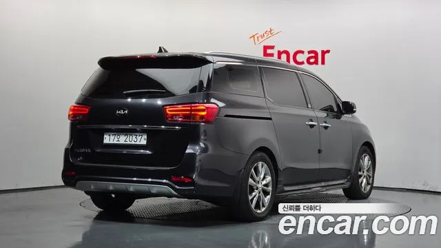 Kia Carnival 2018 thumb 2