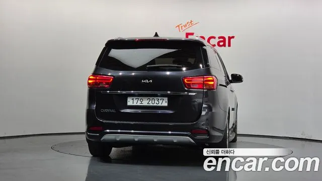 Kia Carnival 2018 thumb 4