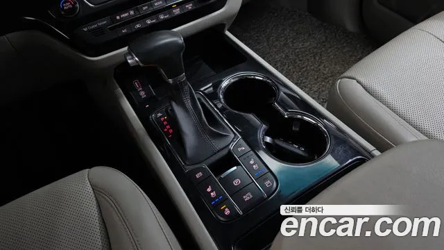 Kia Carnival 2018 thumb 9