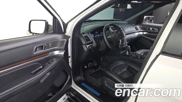 Ford Explorer 2018 thumb 9