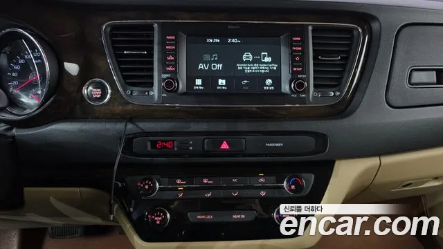 Kia Carnival 2018 thumb 12