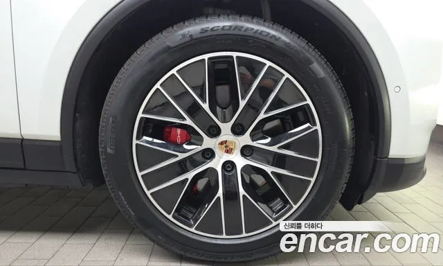 Porsche Macan 2025 thumb 5