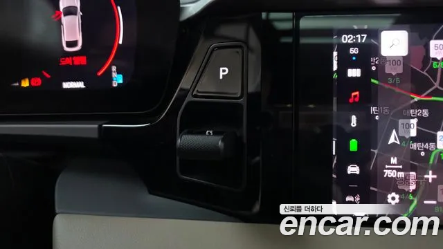 Porsche Macan 2025 thumb 9
