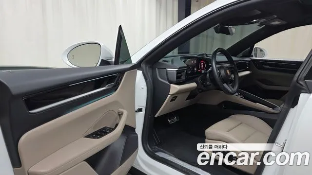 Porsche Macan 2025 thumb 10