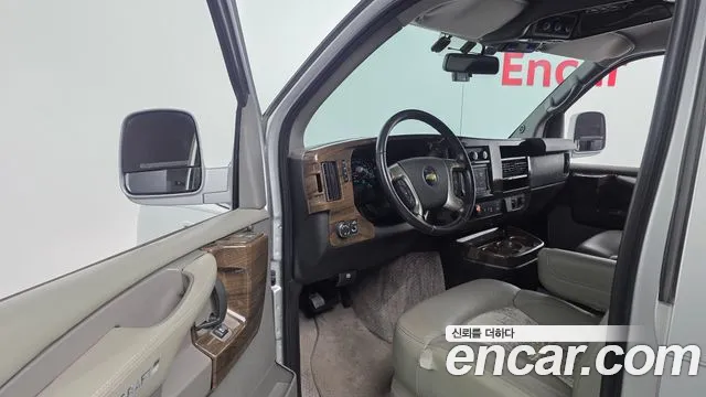 Chevrolet Express Van 2015 thumb 10