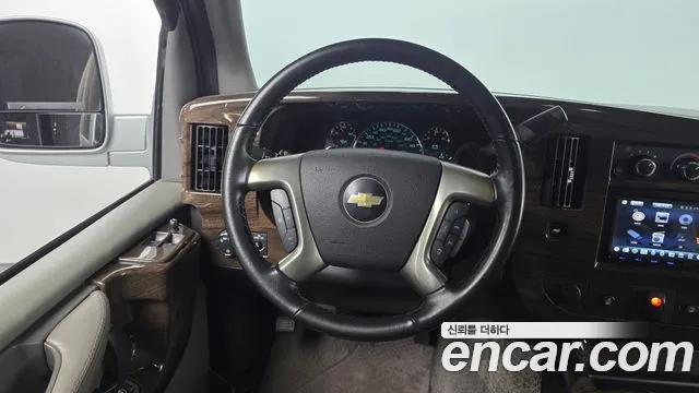 Chevrolet Express Van 2015 thumb 12