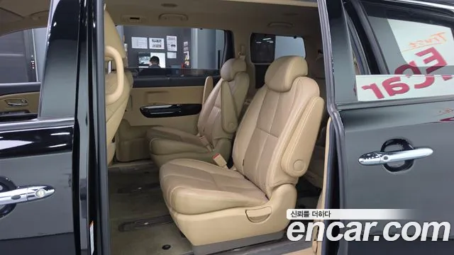 Kia Carnival 2019 thumb 11