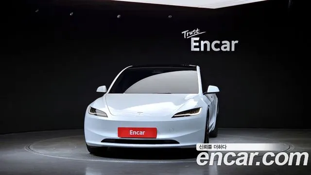 Tesla Model 3 2024 thumb 3