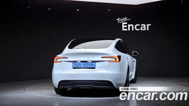 Tesla Model 3 2024 thumb 4