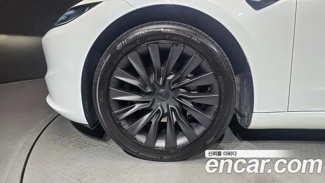 Tesla Model 3 2024 thumb 5