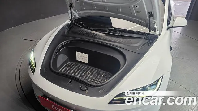 Tesla Model 3 2024 thumb 6