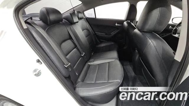 Kia K3 2016 thumb 10