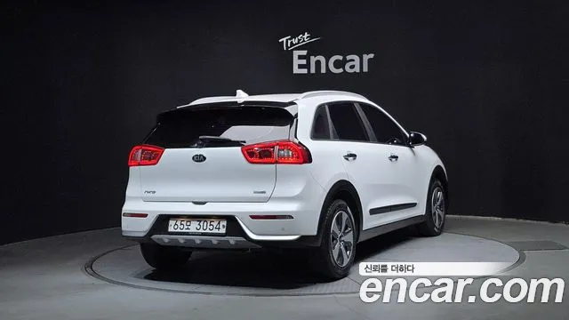 Kia Niro 2017 thumb 2