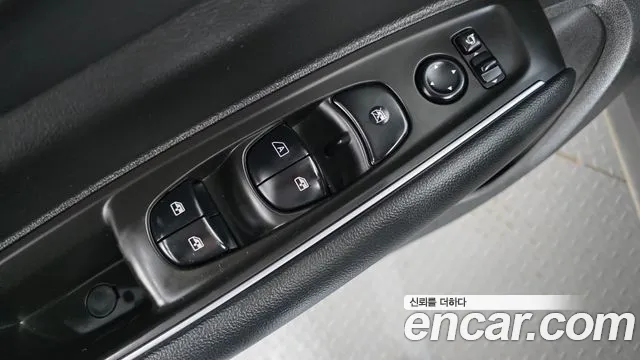 Renault-KoreaSamsung Koleos 2017 thumb 11