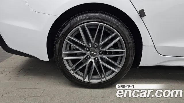 Genesis G70 2018 thumb 5
