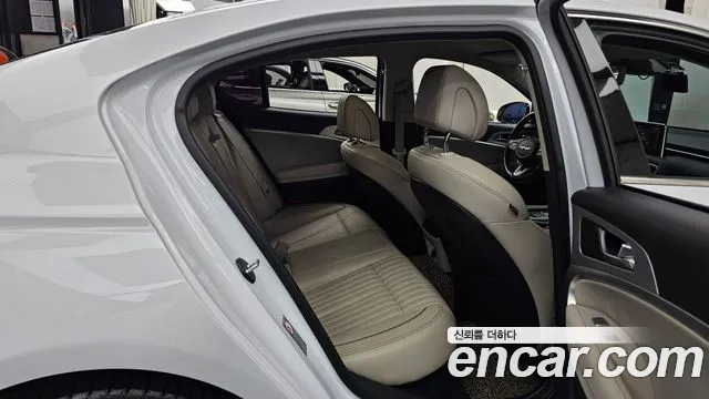 Genesis G70 2018 thumb 11