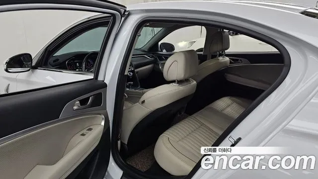 Genesis G70 2018 thumb 12