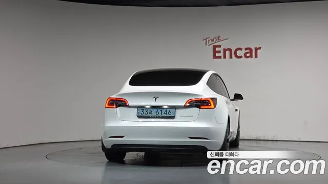 Tesla Model 3 2022 thumb 3