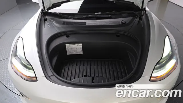 Tesla Model 3 2022 thumb 5