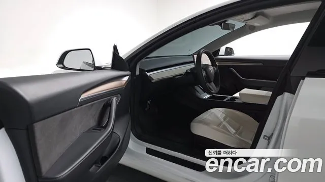 Tesla Model 3 2022 thumb 9