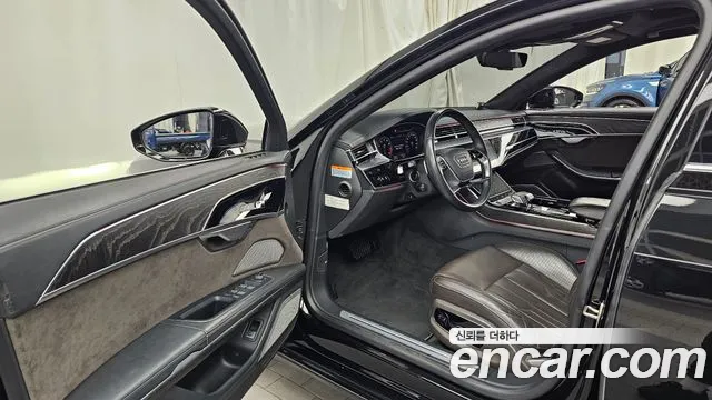 Audi A8 2021 thumb 10