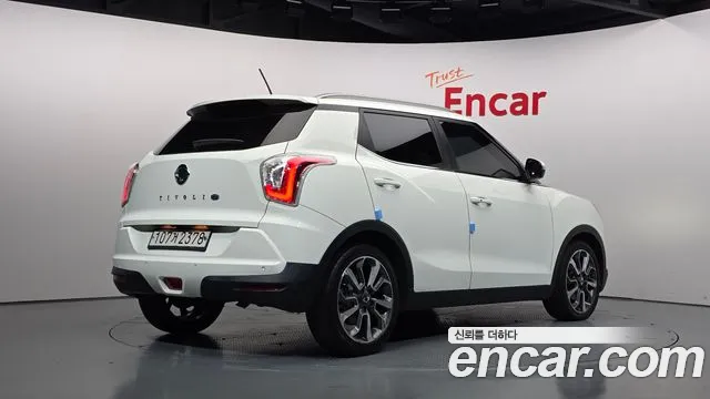 KG_Mobility_Ssangyong TIBOLI 2015 thumb 2