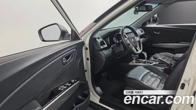 KG_Mobility_Ssangyong TIBOLI 2015 thumb 10