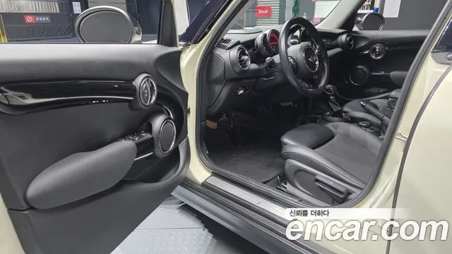 MINI Hatch 2015 thumb 9