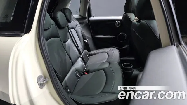 MINI Hatch 2015 thumb 10