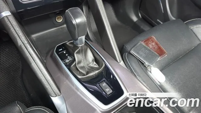 Renault-KoreaSamsung Koleos 2016 thumb 9