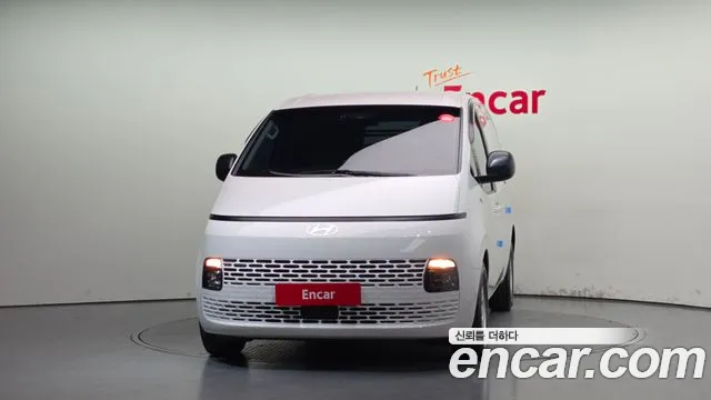 Hyundai Staria 2024 thumb 3