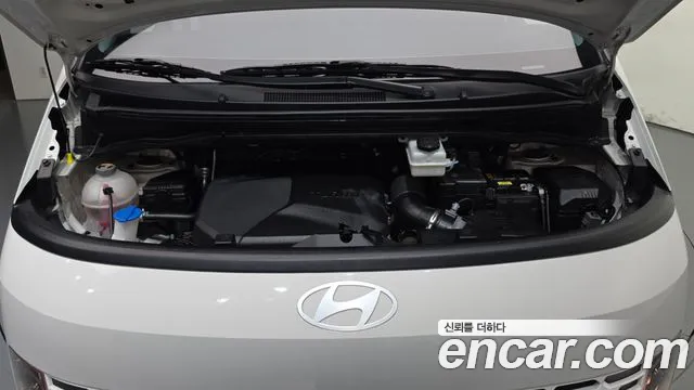 Hyundai Staria 2024 thumb 6