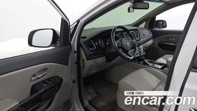Kia Carnival 2020 thumb 10