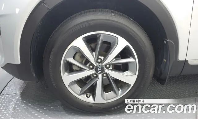 Kia Sorento 2017 thumb 4