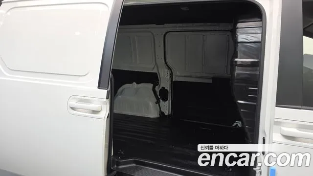 Hyundai Staria 2024 thumb 12