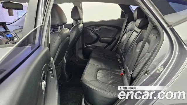 Hyundai Tucson 2010 thumb 12