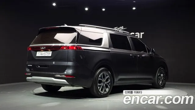 Kia Carnival 2022 thumb 2