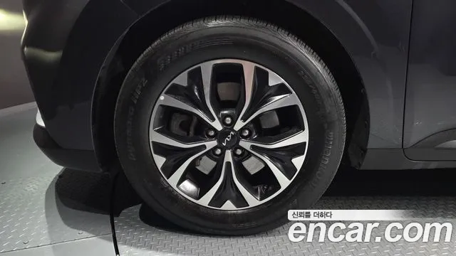 Kia Carnival 2022 thumb 5