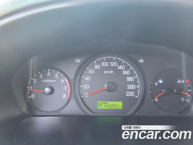 Hyundai Starex 2012 thumb 8