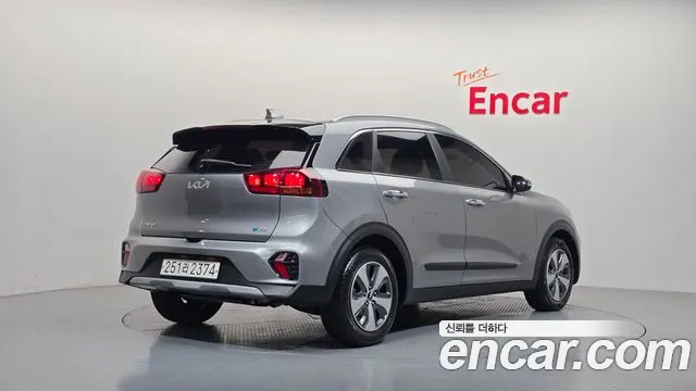 Kia Niro 2021 thumb 2