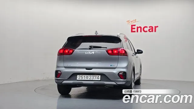 Kia Niro 2021 thumb 4
