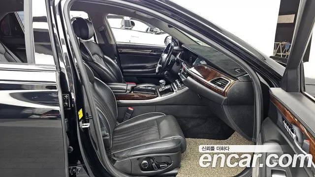 Genesis G90 2016 thumb 11