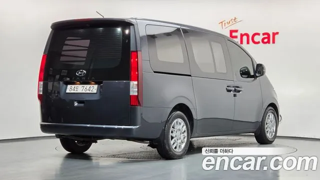 Hyundai Staria 2021 thumb 2