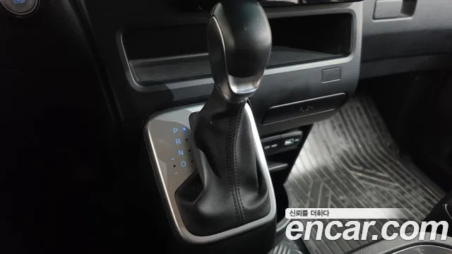 Hyundai Staria 2021 thumb 9