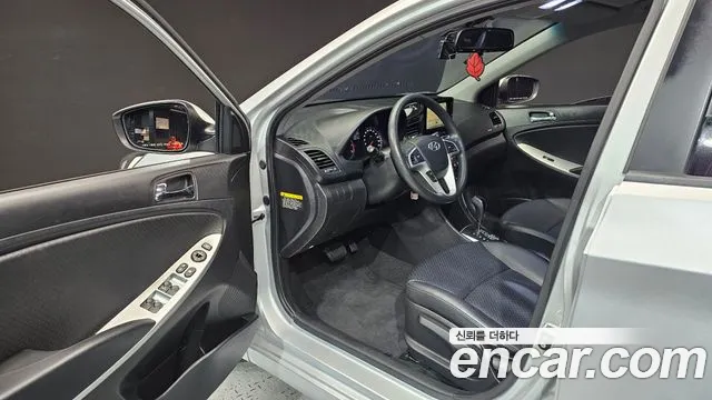 Hyundai Accent 2011 thumb 10